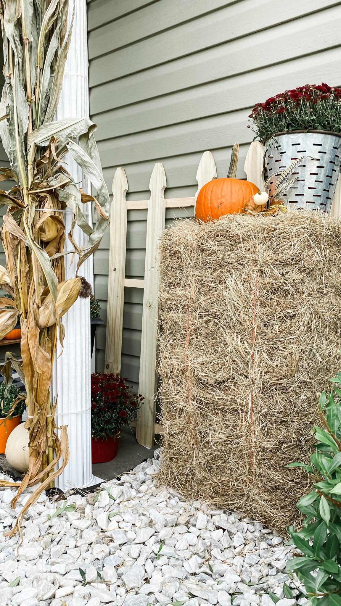 How to do an Easy Fall Front Porch Makeover - DIY with Amber