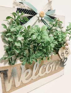 DIY Hanging Spring Welcome Decor - Easy DIY Tutorial