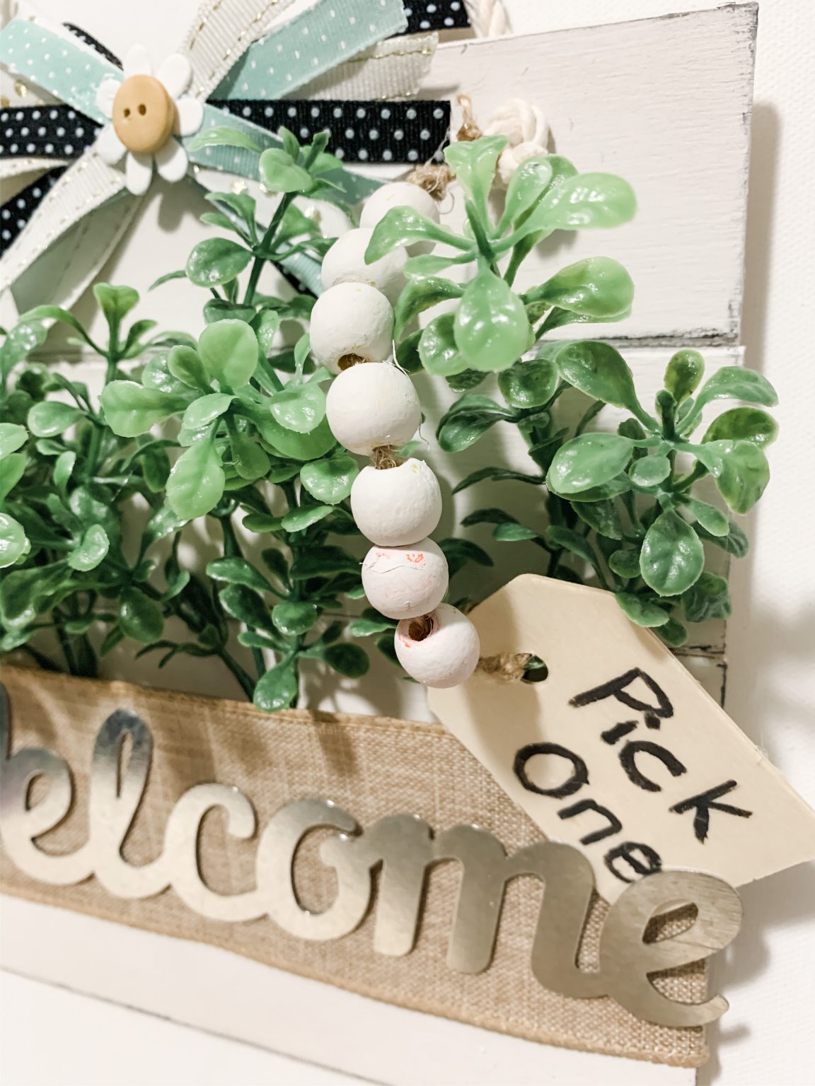 DIY Hanging Spring Welcome Decor - Easy DIY Tutorial