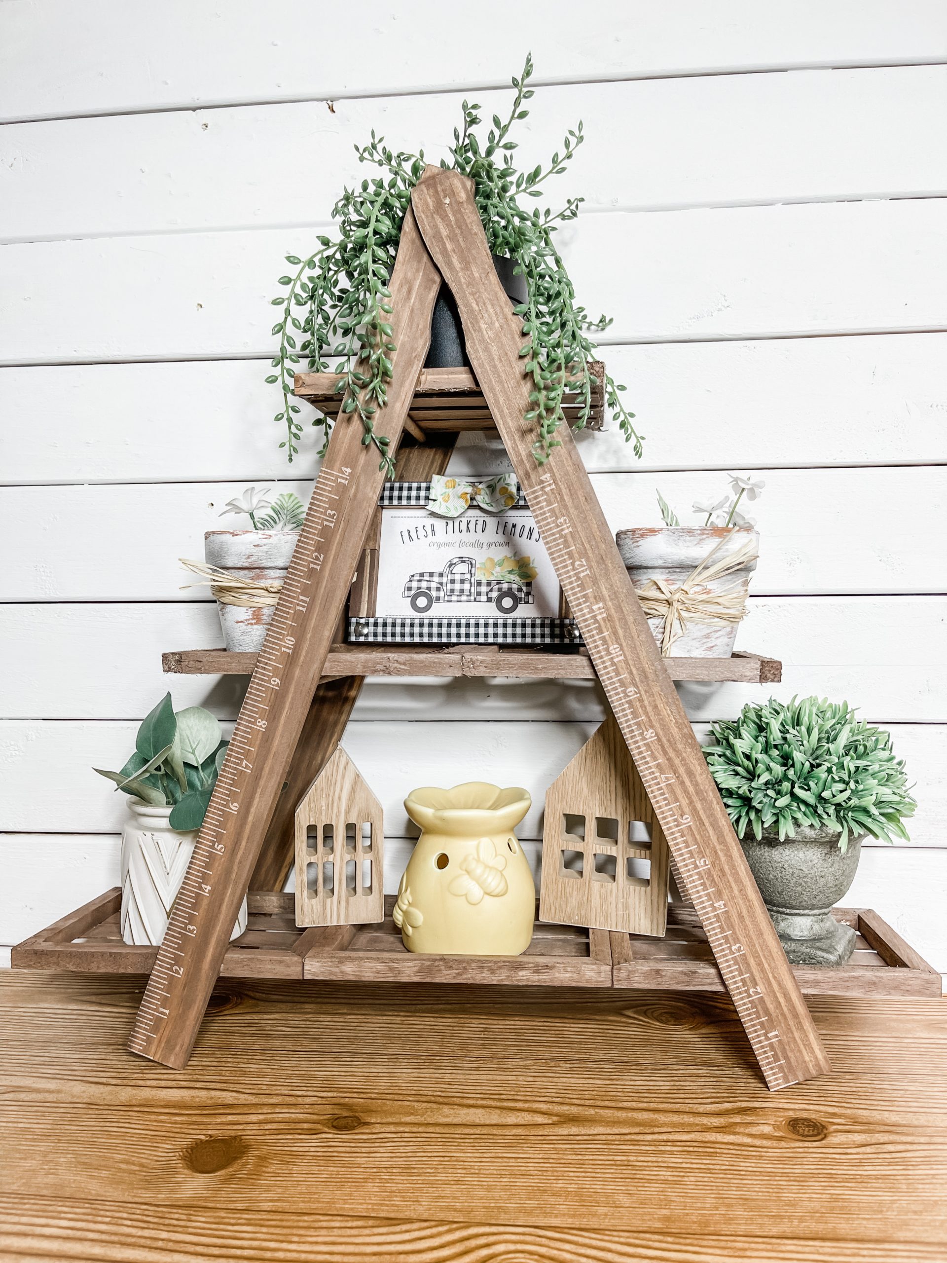 How to make a DIY Triangle Tiered Tray Stand to display things