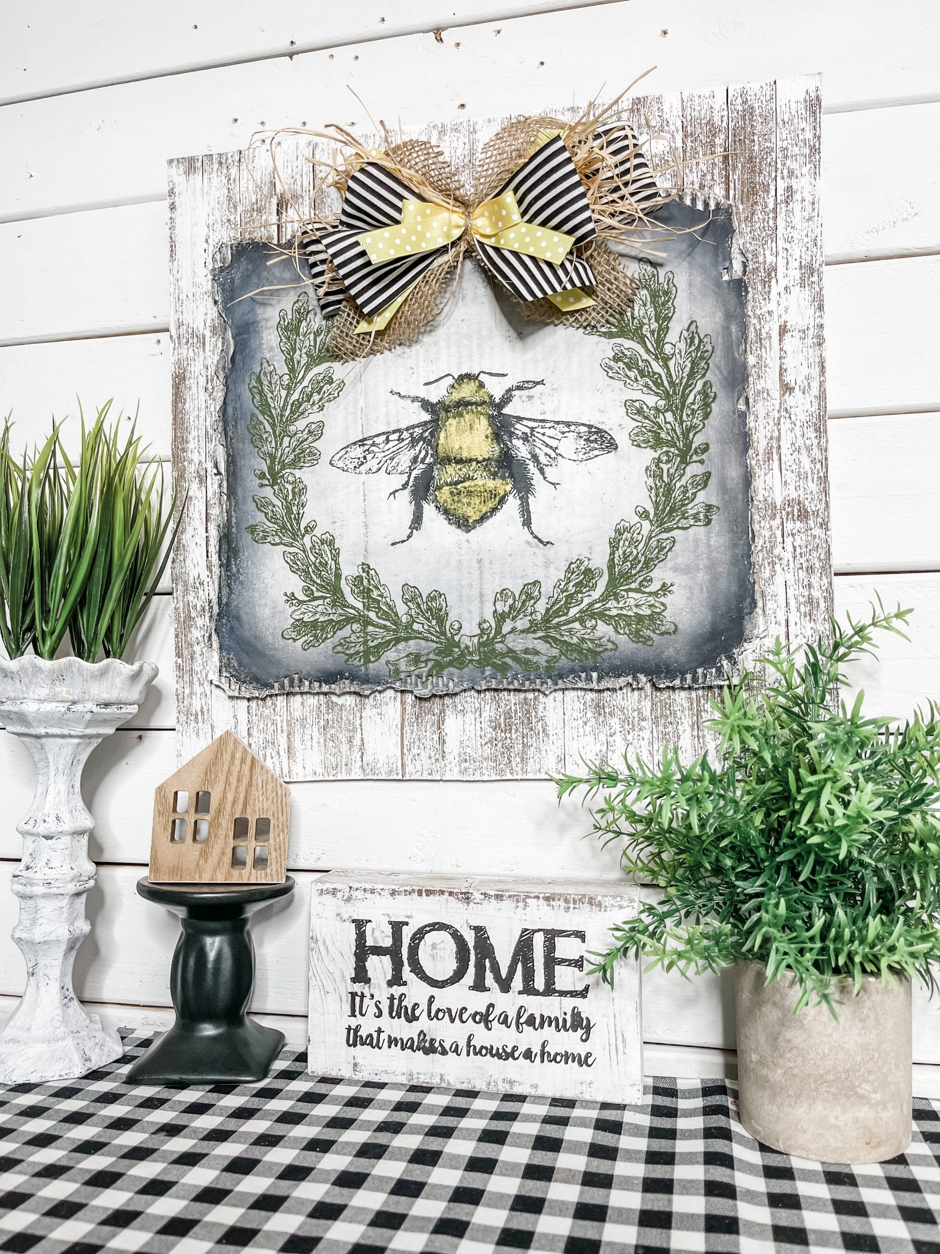 https://www.themakersmap.com/wp-content/uploads/2021/06/farmhouse-bumblebee-decor-scaled.jpg