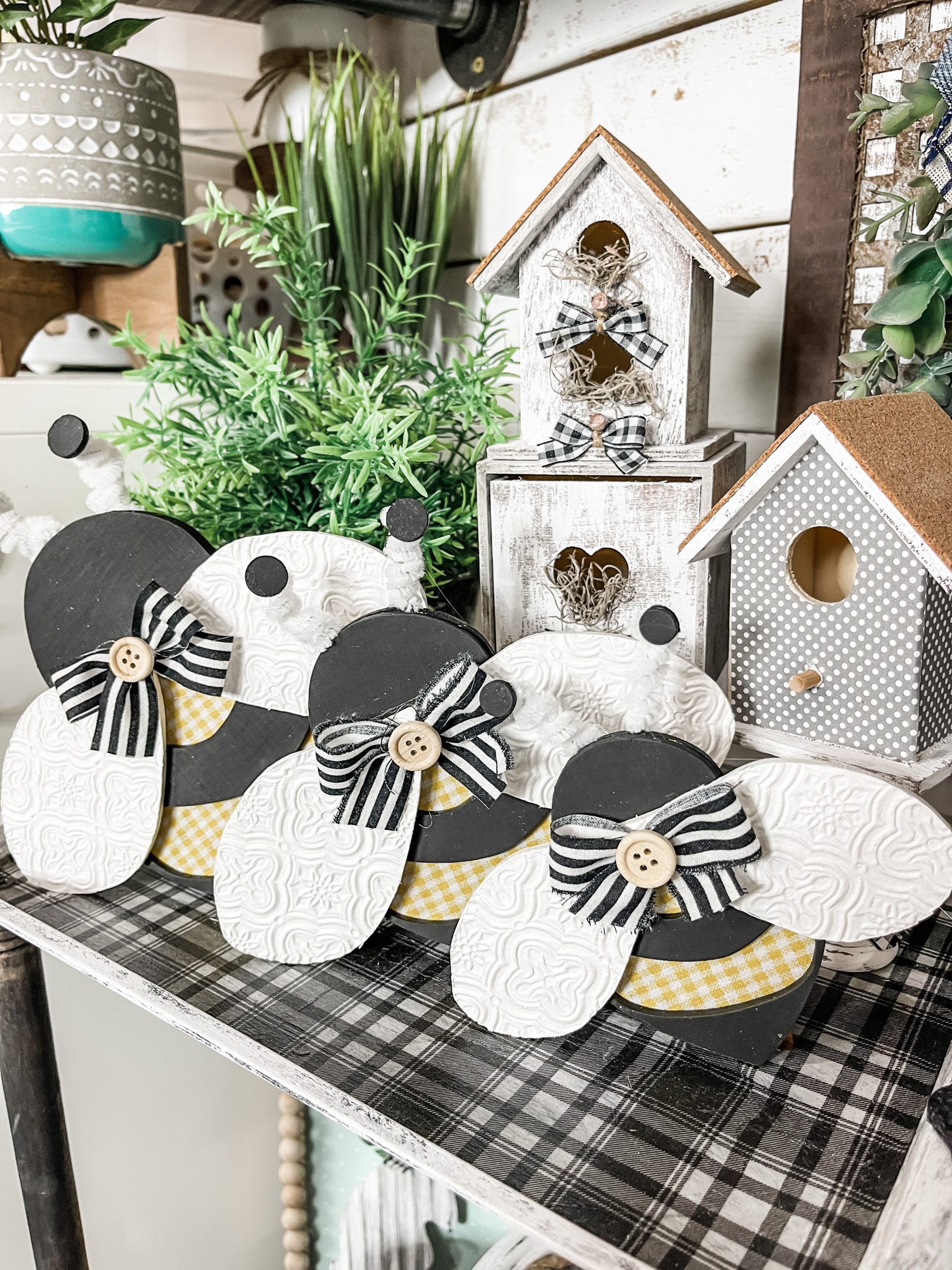 Bumble Bee DIY Decor - Rustic Orchard Home